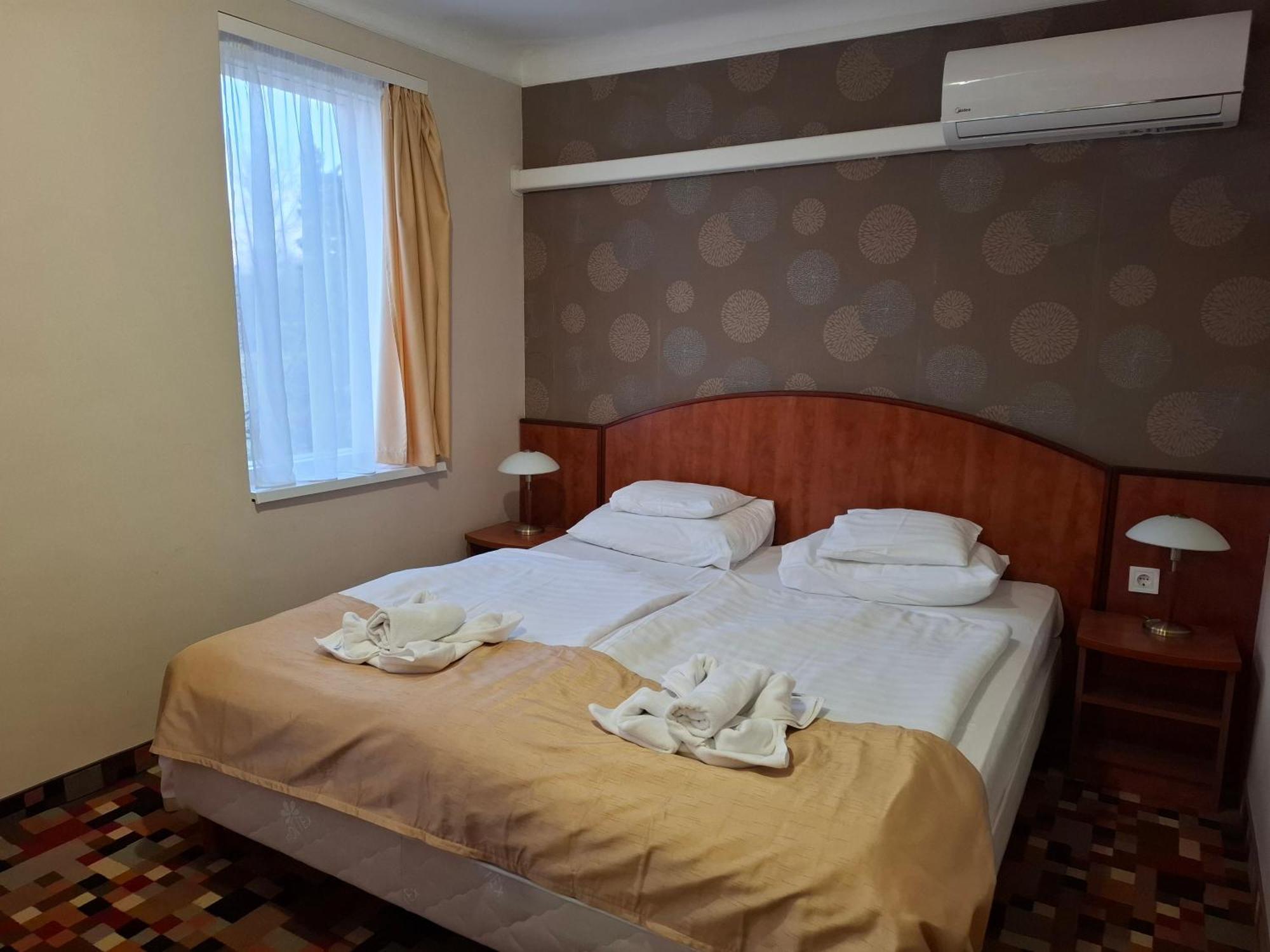 Atryum Hotel Szolnok Ngoại thất bức ảnh